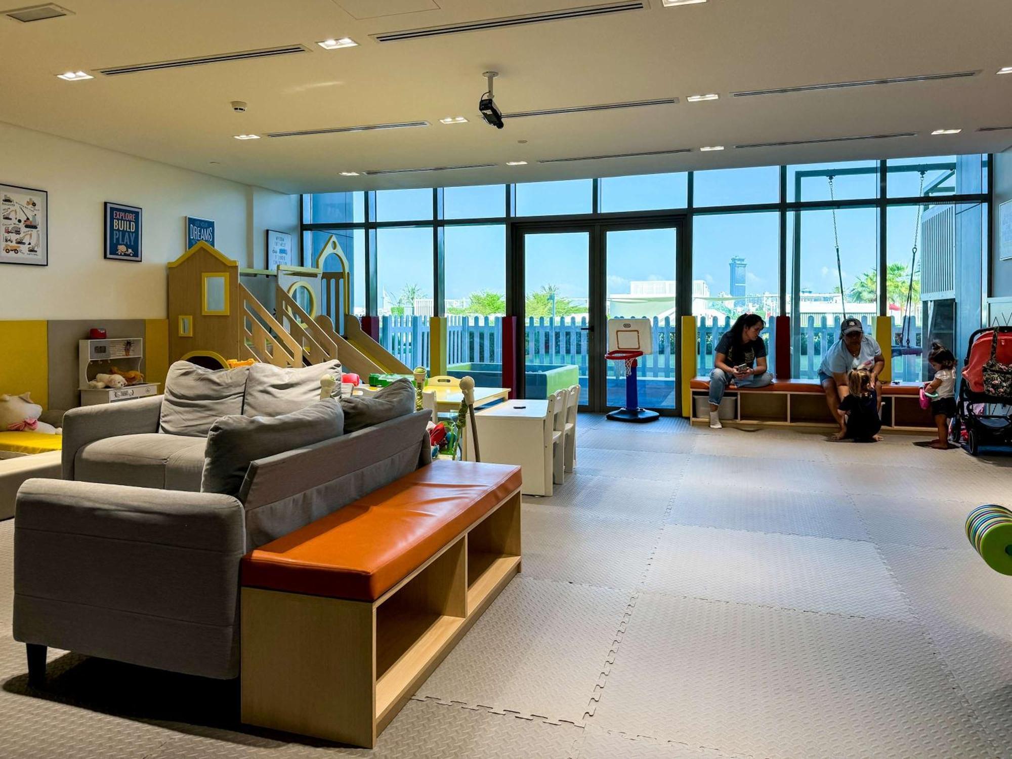 Spacious Beachfront 2 Bedroom - The 8 * Dubai