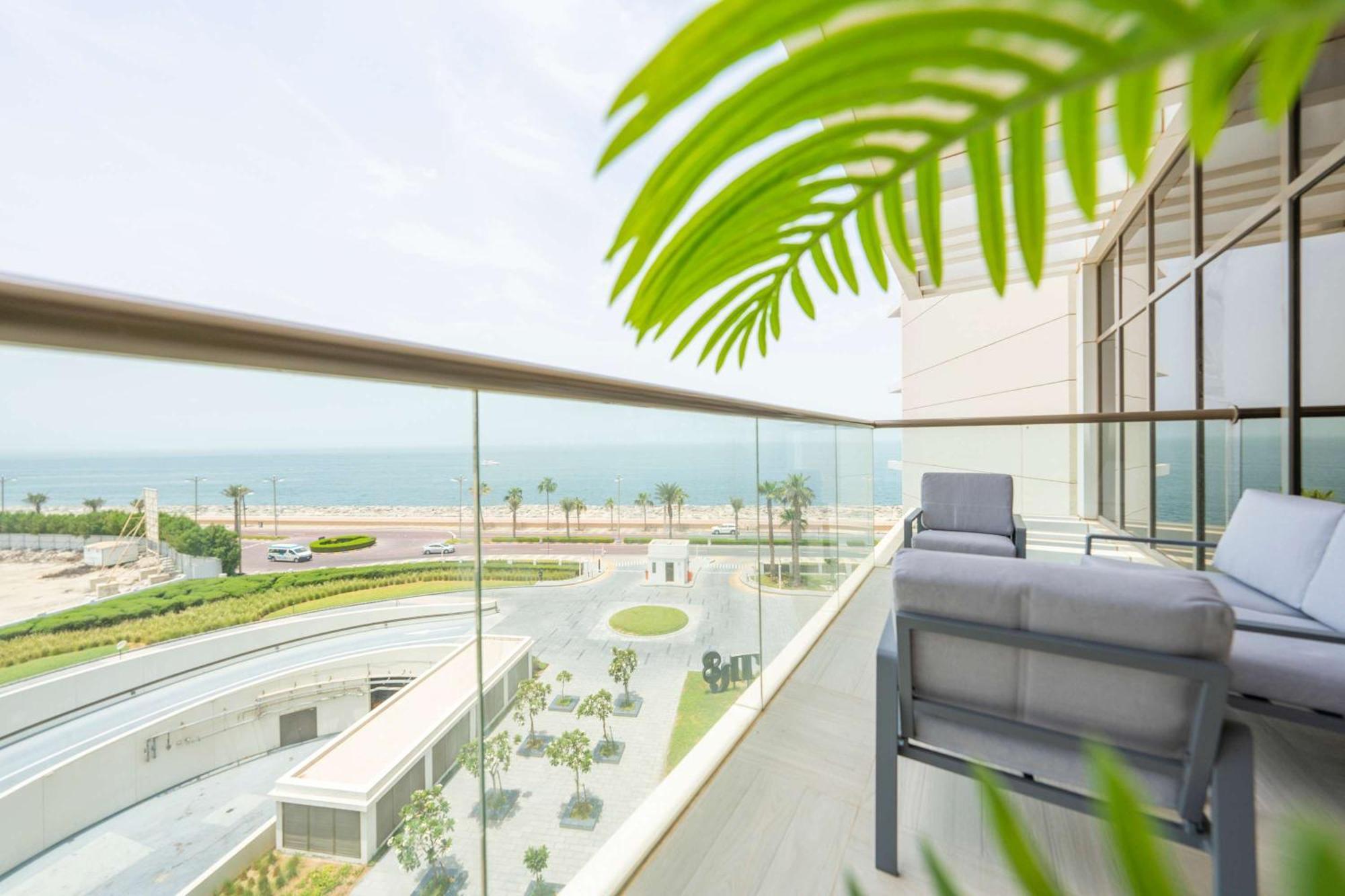 Spacious Beachfront 2 Bedroom - The 8 Apartment Dubai