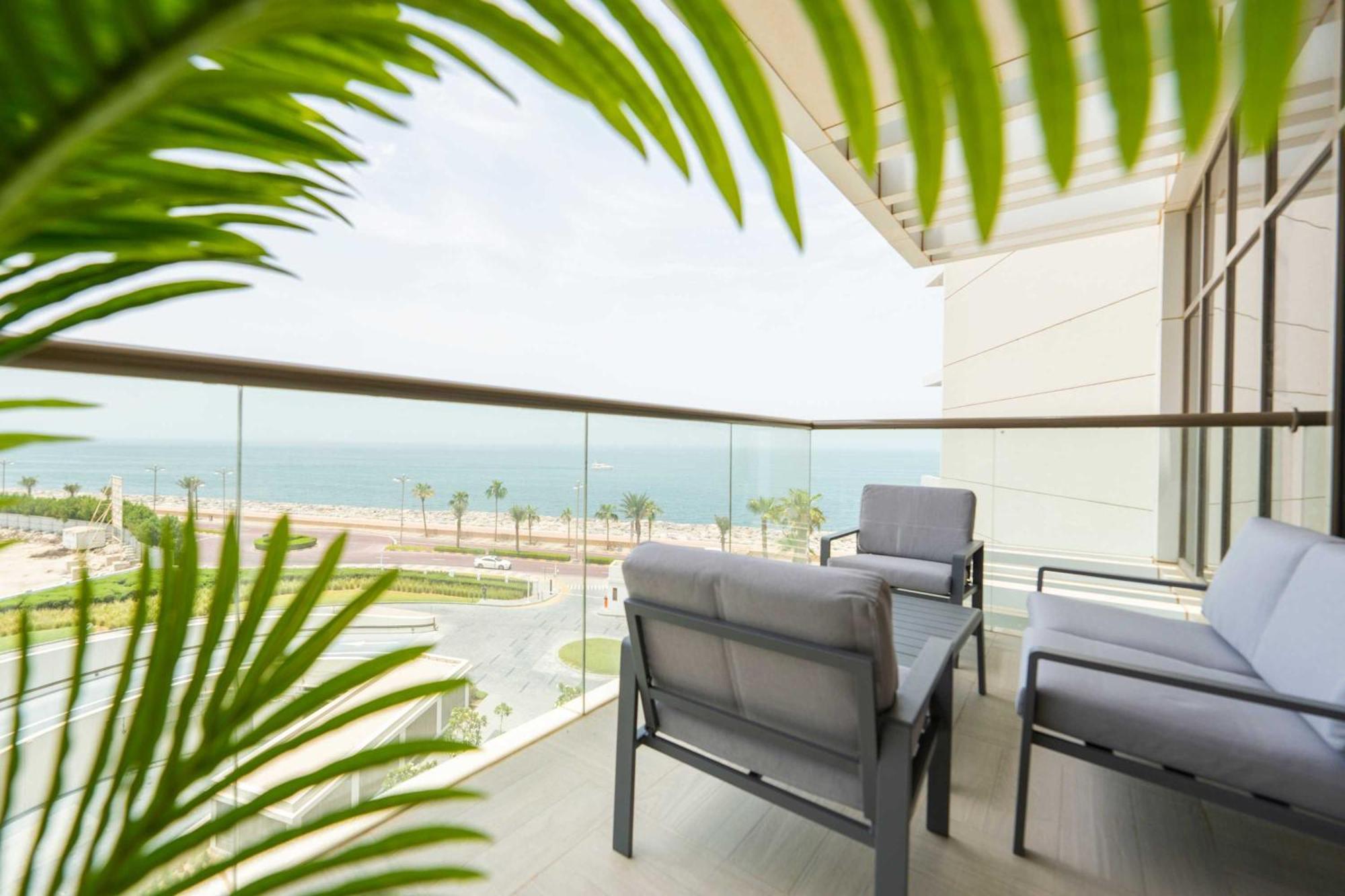 Spacious Beachfront 2 Bedroom - The 8 Dubai