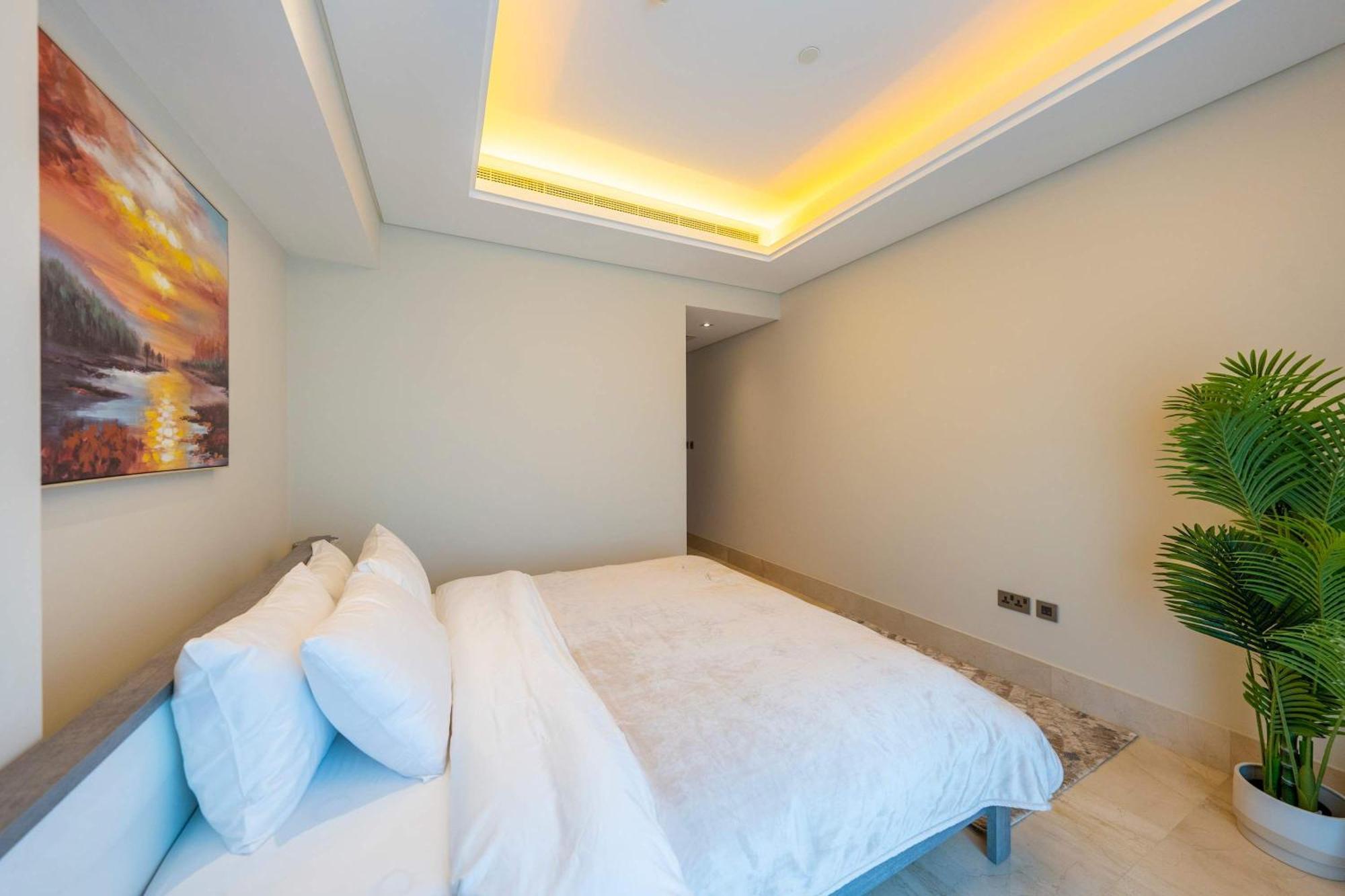 Apartment Spacious Beachfront 2 Bedroom - The 8