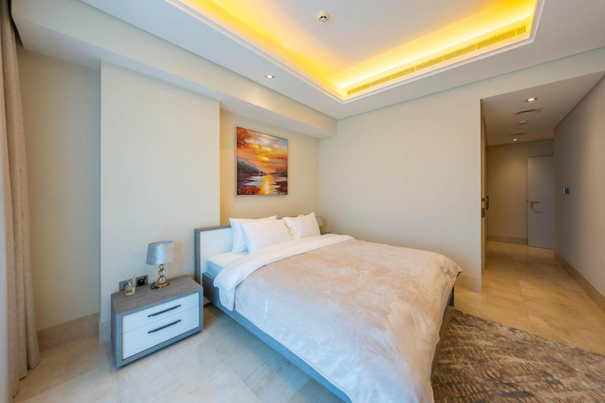 Spacious Beachfront 2 Bedroom - The 8 * Dubai