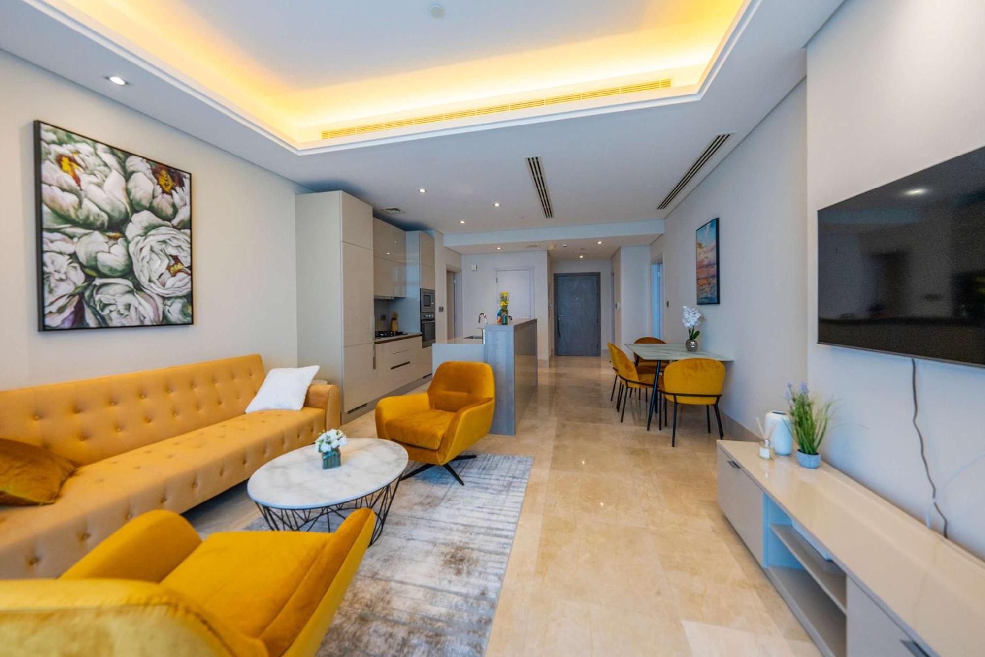 Apartment Spacious Beachfront 2 Bedroom - The 8
