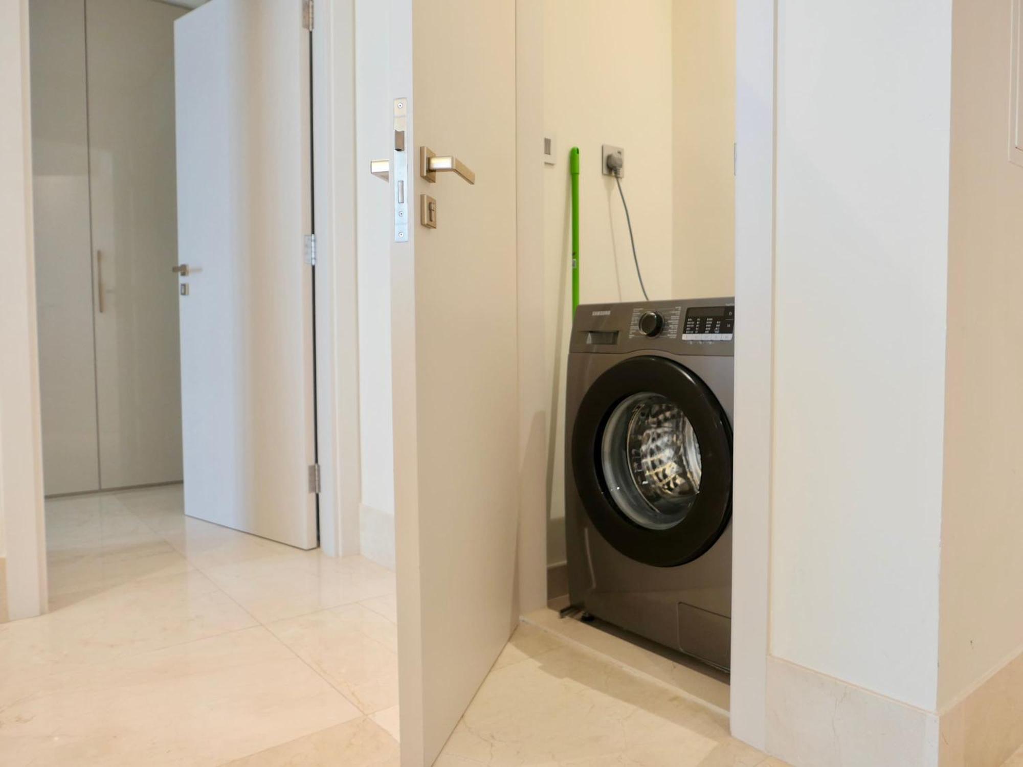 Spacious Beachfront 2 Bedroom - The 8 Dubai